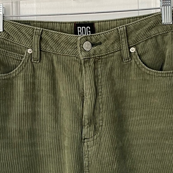 Urban Outfitters BDG Mom High Rise Corduroy Pant Moss Green Size 28 - Picture 5 of 15